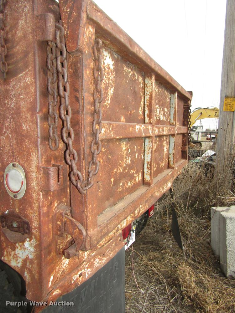 image for item DD2956 1974 Ford F600 dump truck