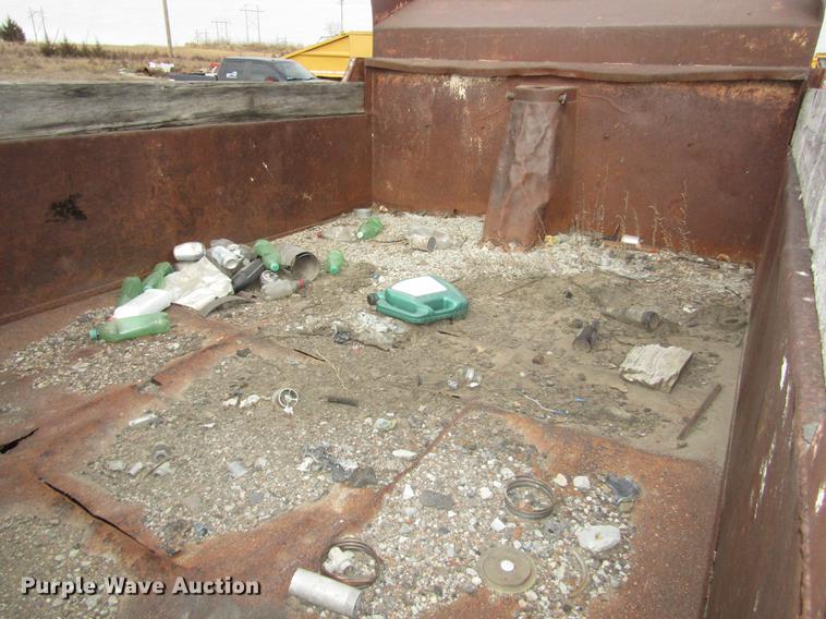 image for item DD2956 1974 Ford F600 dump truck