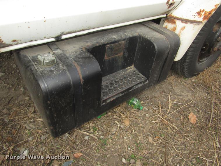 image for item DD2956 1974 Ford F600 dump truck