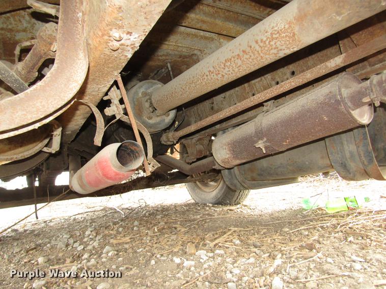 image for item DD2956 1974 Ford F600 dump truck