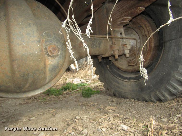 image for item DD2956 1974 Ford F600 dump truck