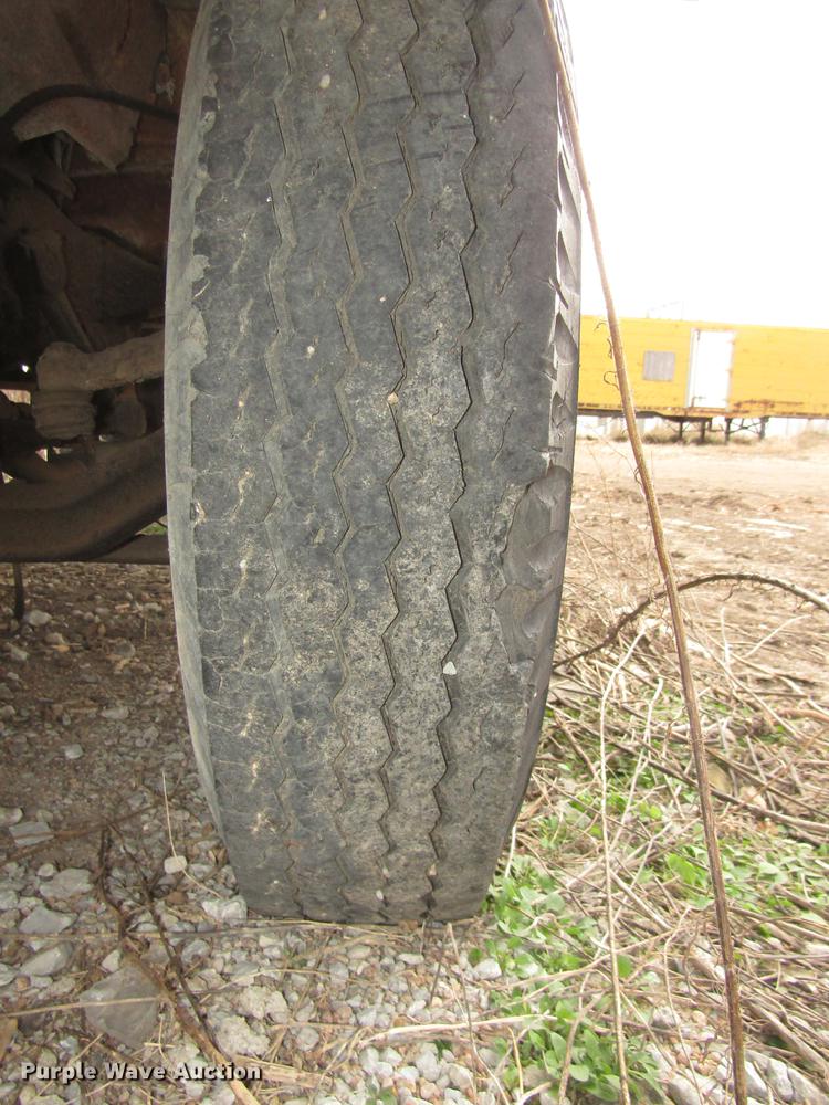 image for item DD2956 1974 Ford F600 dump truck