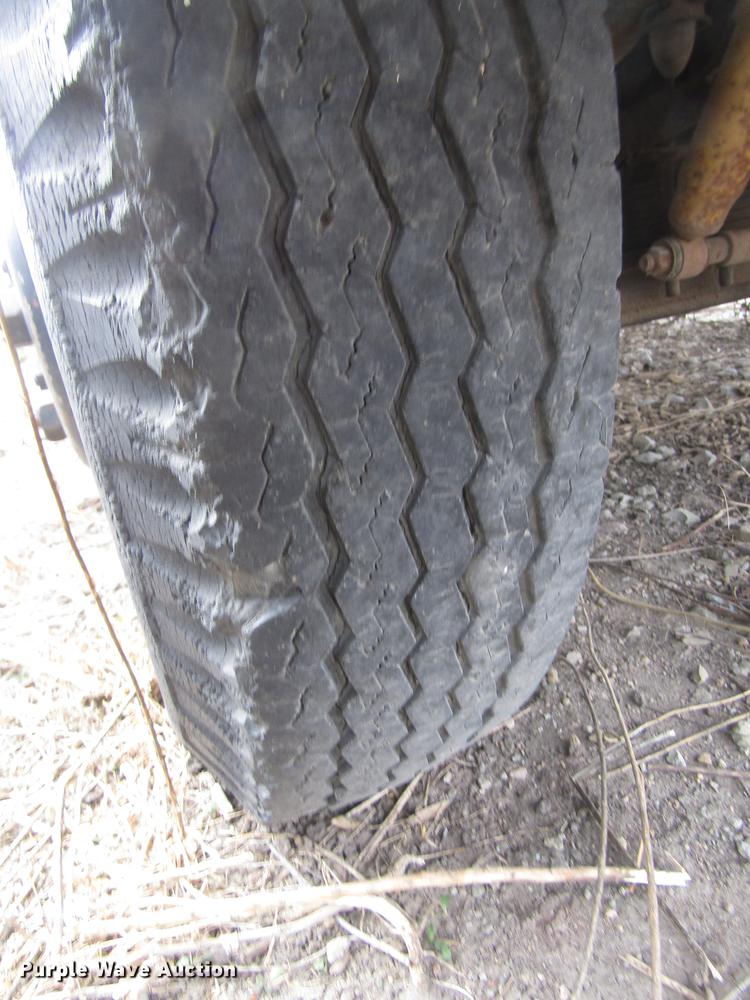 image for item DD2956 1974 Ford F600 dump truck