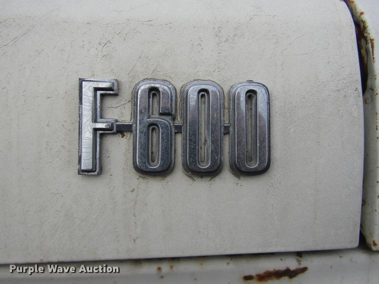 image for item DD2956 1974 Ford F600 dump truck