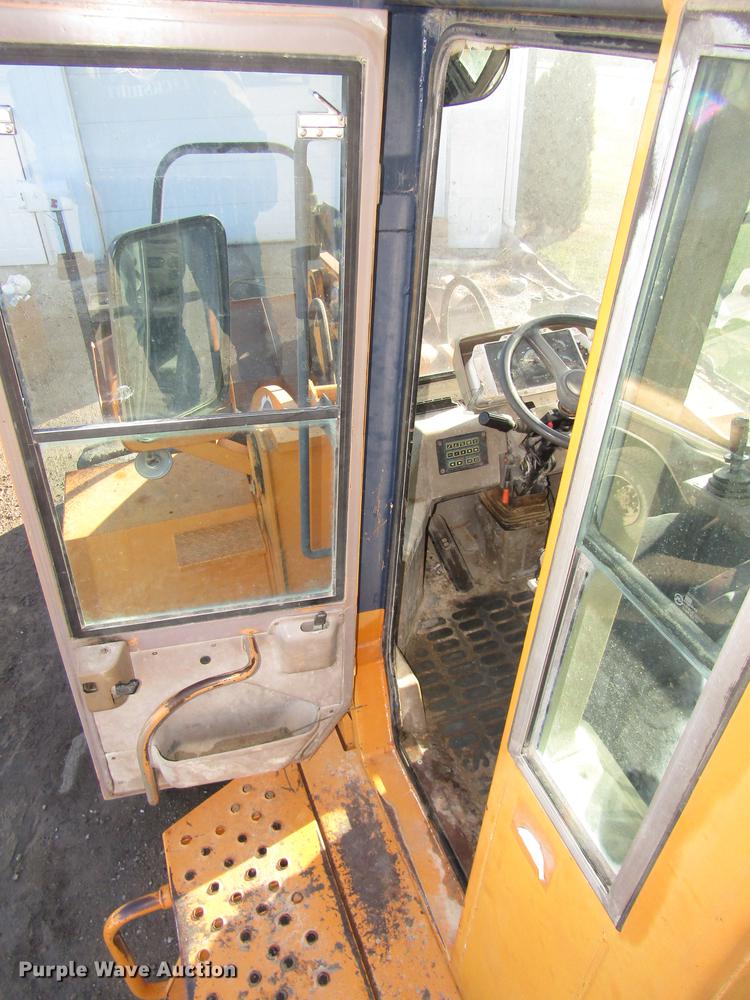 image for item DD2960 Samsung SL250-2 wheel loader
