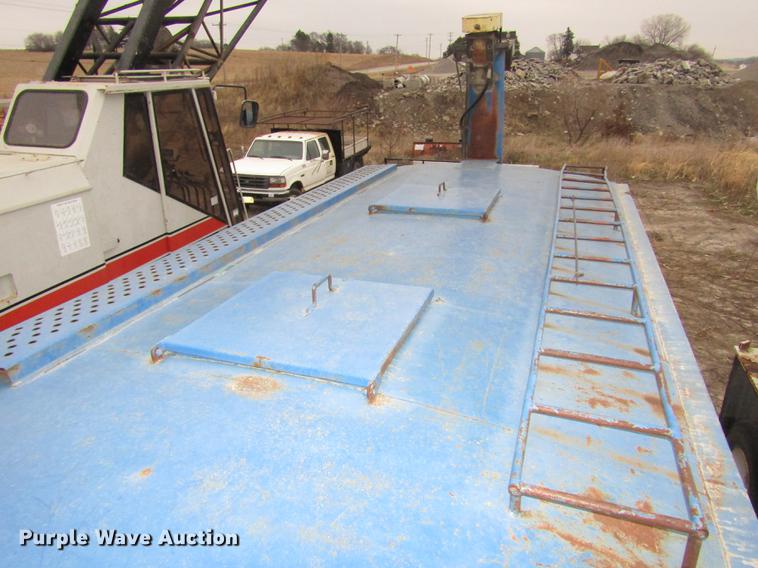 image for item DD2963 1981 International F2674 fertilizer truck