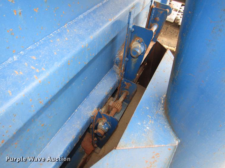 image for item DD2963 1981 International F2674 fertilizer truck