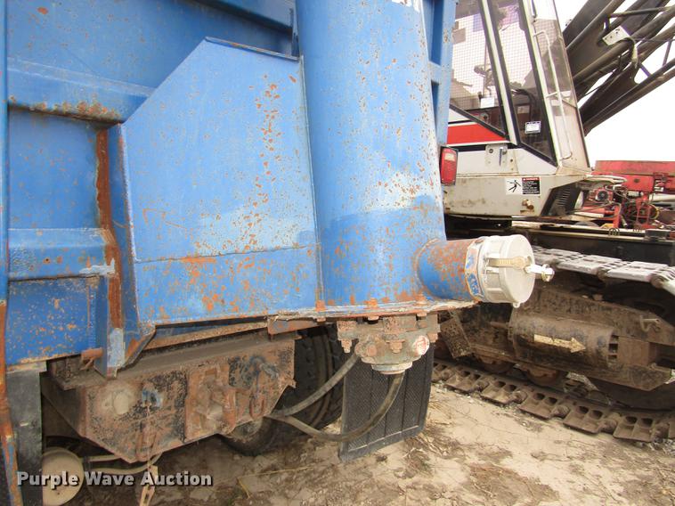 image for item DD2963 1981 International F2674 fertilizer truck