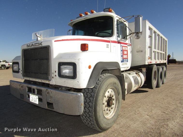 image for item DD2972 1995 Mack RD688S dump truck