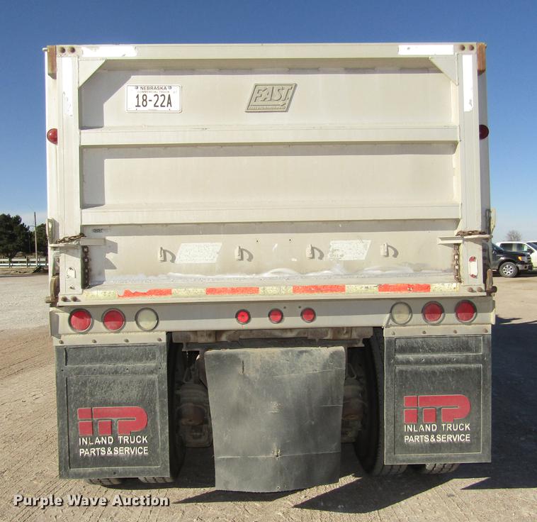 image for item DD2972 1995 Mack RD688S dump truck