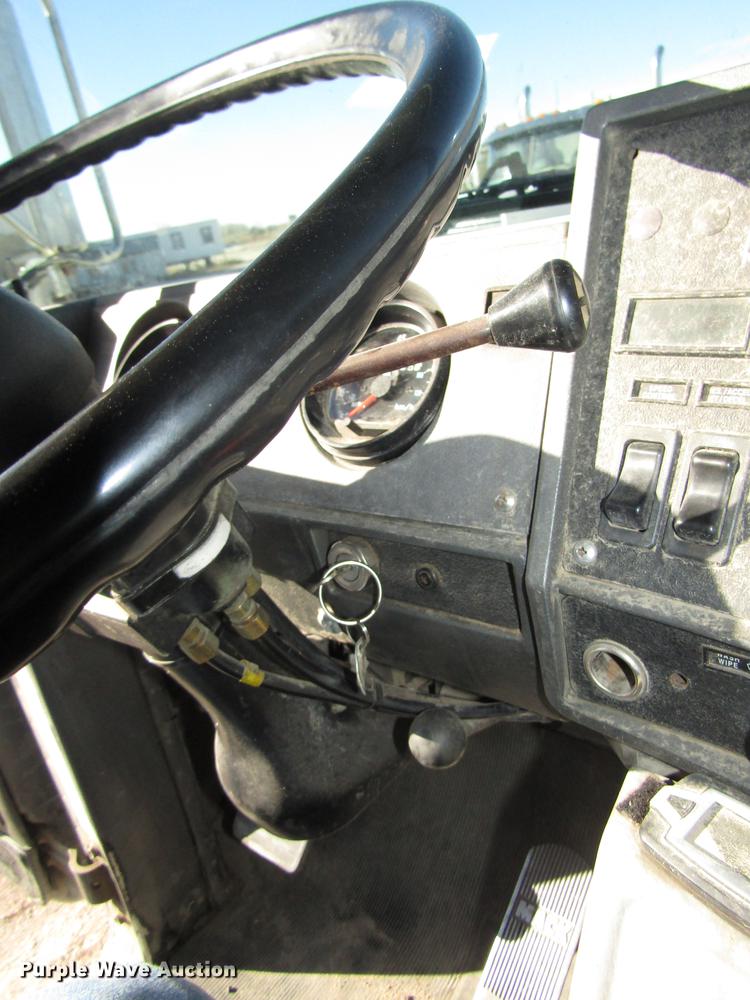 image for item DD2972 1995 Mack RD688S dump truck