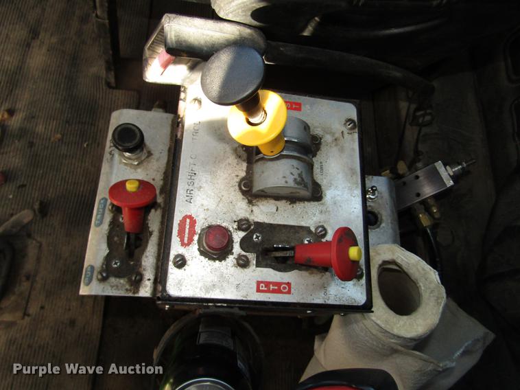 image for item DD2972 1995 Mack RD688S dump truck