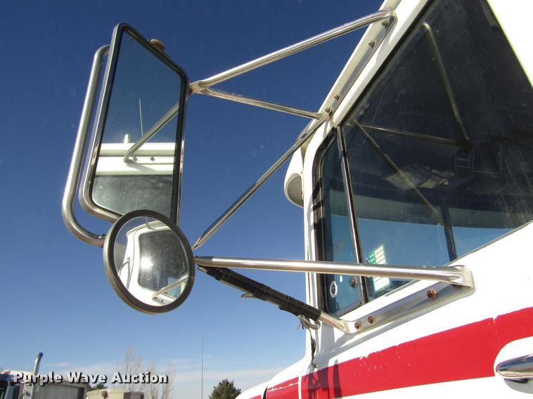 image for item DD2972 1995 Mack RD688S dump truck