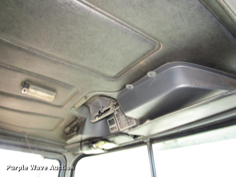 image for item DD2972 1995 Mack RD688S dump truck