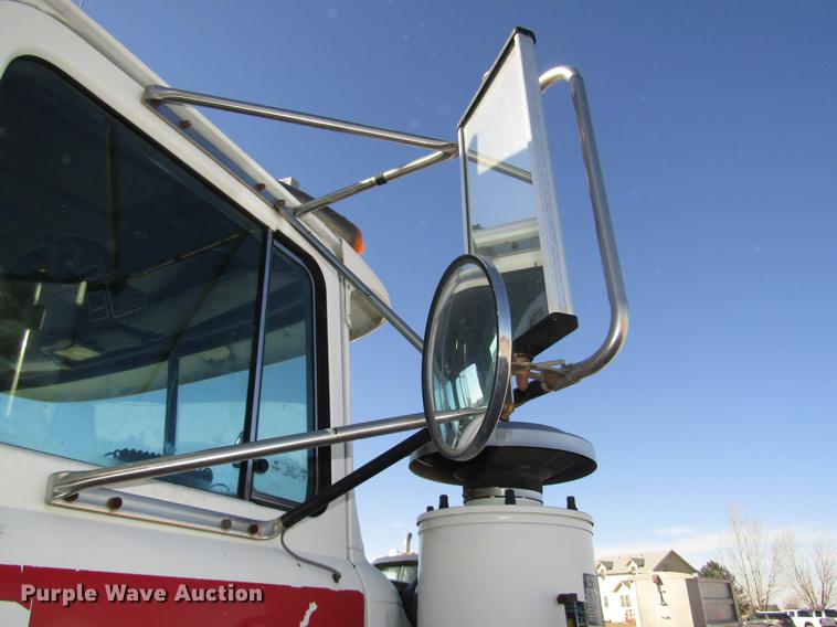 image for item DD2972 1995 Mack RD688S dump truck