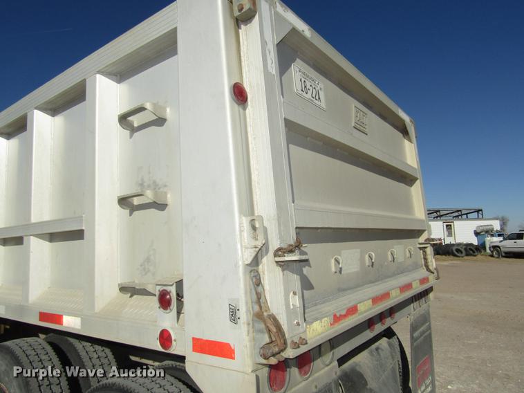 image for item DD2972 1995 Mack RD688S dump truck