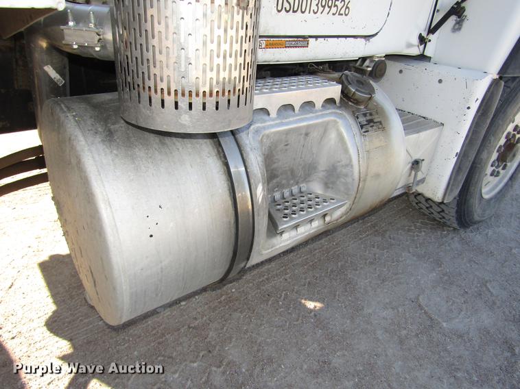 image for item DD2972 1995 Mack RD688S dump truck