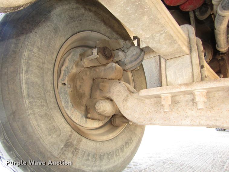 image for item DD2972 1995 Mack RD688S dump truck