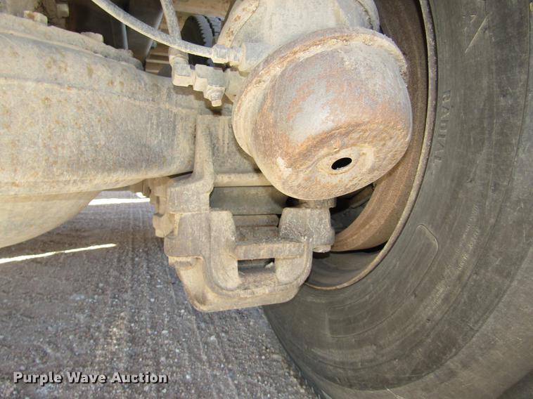 image for item DD2972 1995 Mack RD688S dump truck