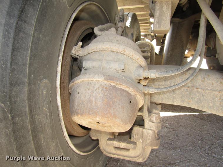 image for item DD2972 1995 Mack RD688S dump truck