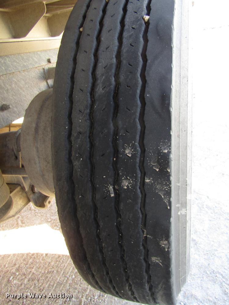 image for item DD2972 1995 Mack RD688S dump truck