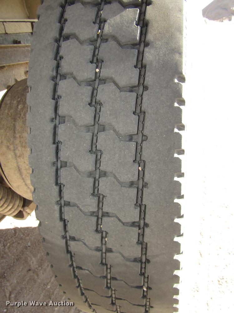 image for item DD2972 1995 Mack RD688S dump truck