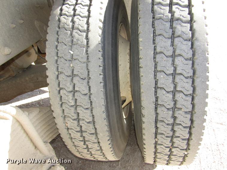 image for item DD2972 1995 Mack RD688S dump truck