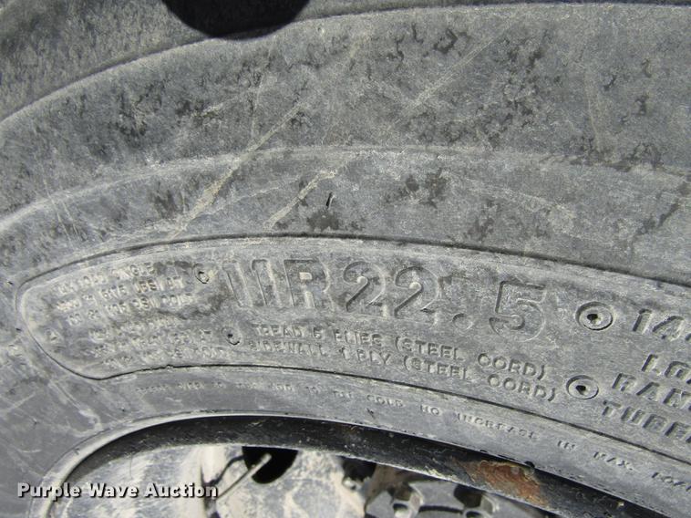 image for item DD2972 1995 Mack RD688S dump truck