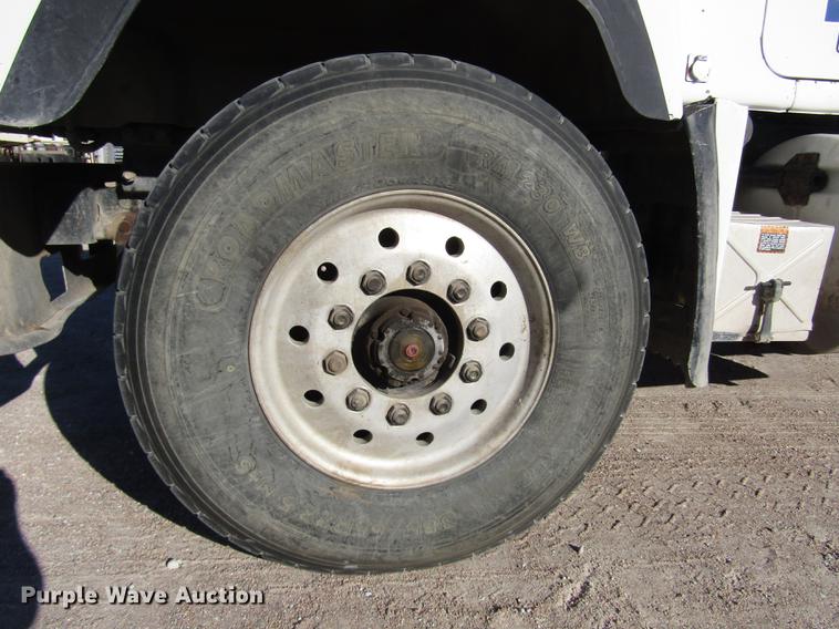 image for item DD2972 1995 Mack RD688S dump truck