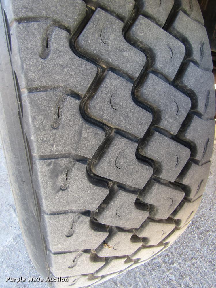 image for item DD2972 1995 Mack RD688S dump truck