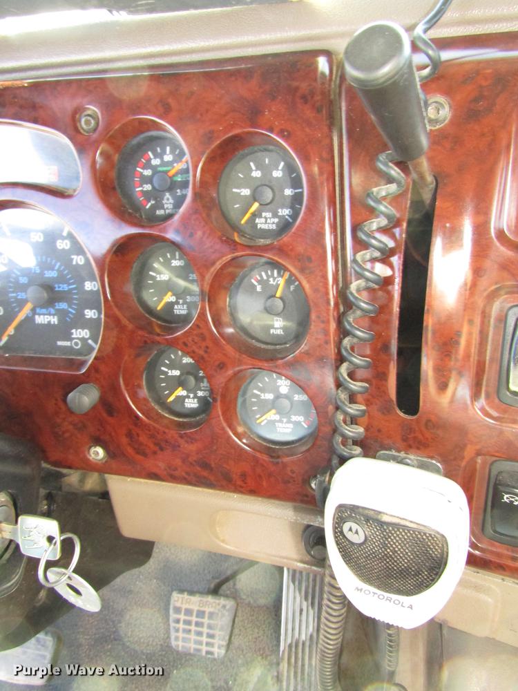 image for item DD2973 2005 Mack CHN613 dump truck