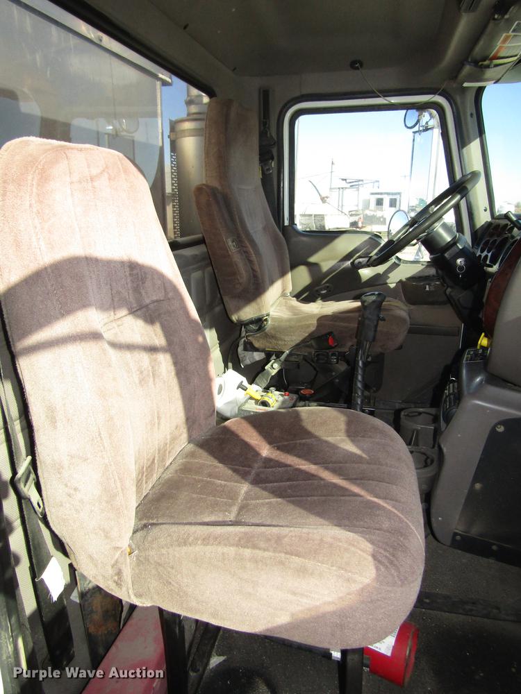 image for item DD2973 2005 Mack CHN613 dump truck