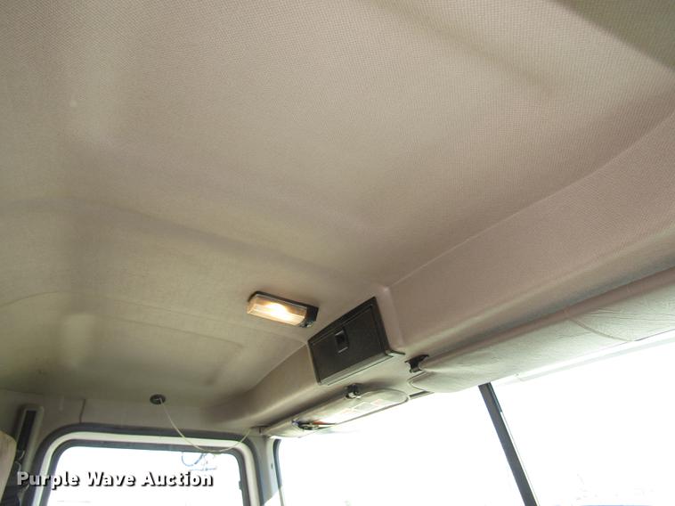 image for item DD2973 2005 Mack CHN613 dump truck