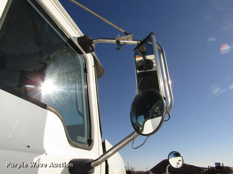 image for item DD2973 2005 Mack CHN613 dump truck