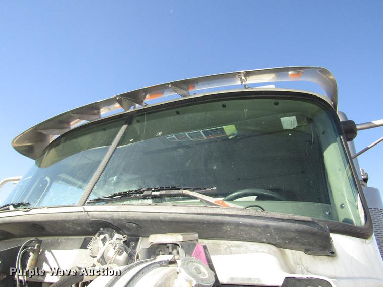 image for item DD2973 2005 Mack CHN613 dump truck