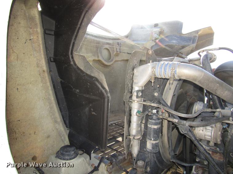 image for item DD2973 2005 Mack CHN613 dump truck