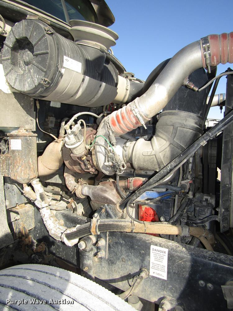 image for item DD2973 2005 Mack CHN613 dump truck