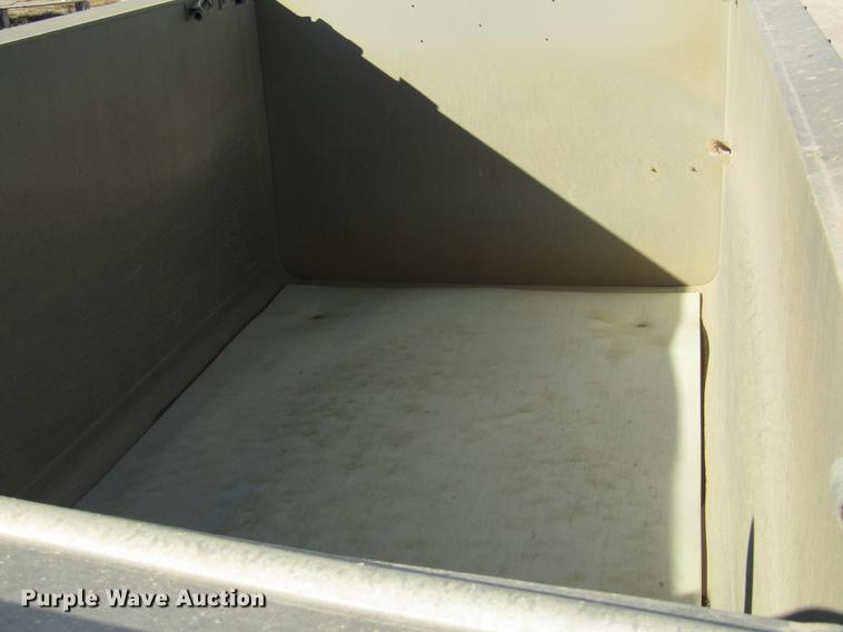 image for item DD2973 2005 Mack CHN613 dump truck