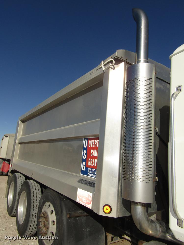 image for item DD2973 2005 Mack CHN613 dump truck