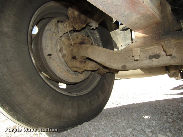 image for item DD2973 2005 Mack CHN613 dump truck