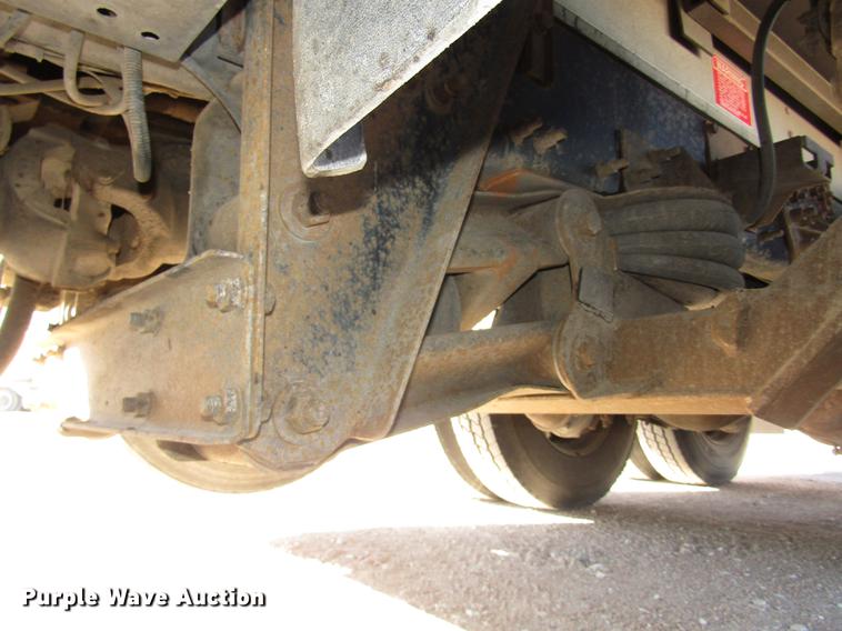 image for item DD2973 2005 Mack CHN613 dump truck