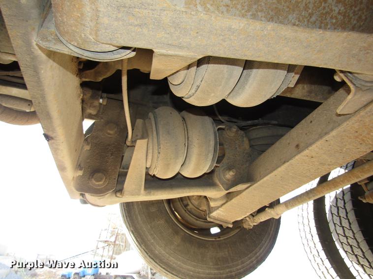 image for item DD2973 2005 Mack CHN613 dump truck