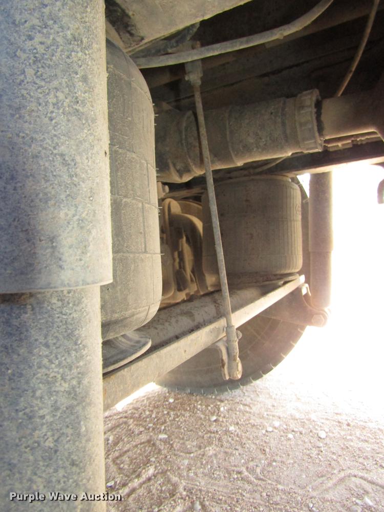 image for item DD2973 2005 Mack CHN613 dump truck