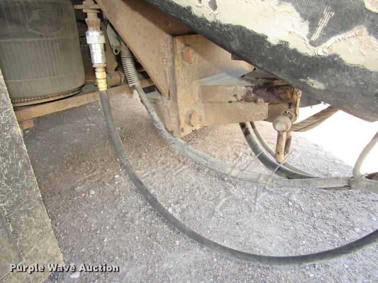 image for item DD2973 2005 Mack CHN613 dump truck