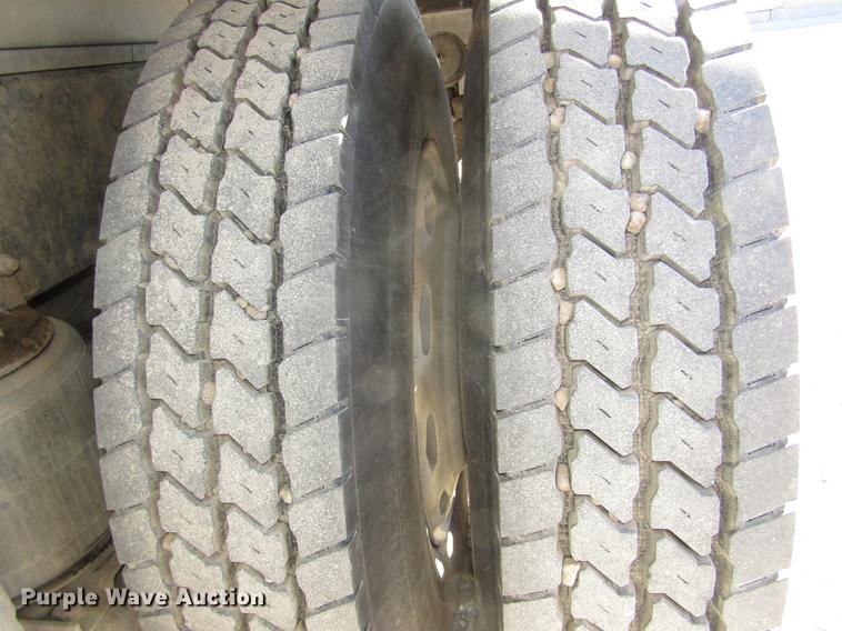 image for item DD2973 2005 Mack CHN613 dump truck