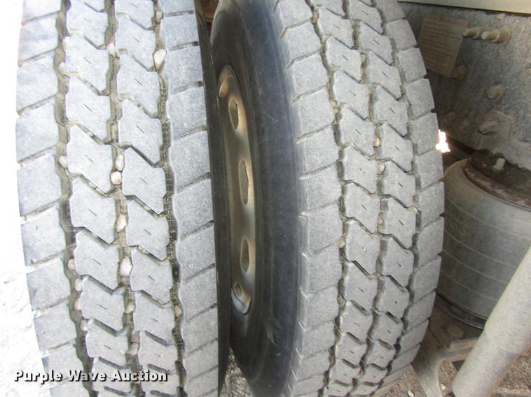 image for item DD2973 2005 Mack CHN613 dump truck