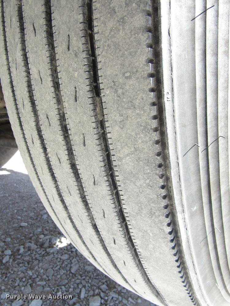 image for item DD2973 2005 Mack CHN613 dump truck