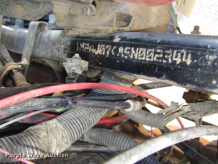 image for item DD2973 2005 Mack CHN613 dump truck