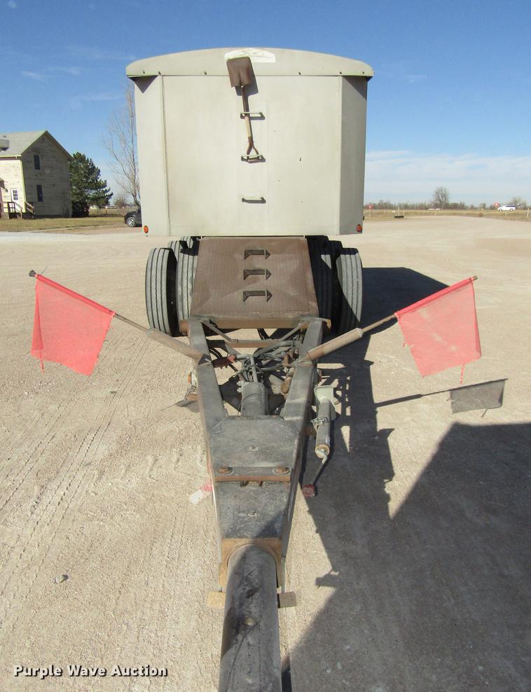 image for item DD2974 2004 Cornhusker 800R end dump pup trailer