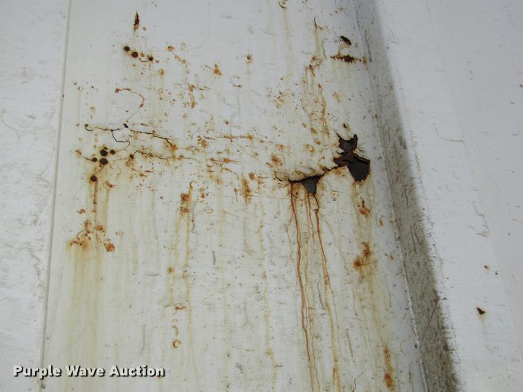 image for item DD2975 2004 International DuraStar 4400 refuse truck